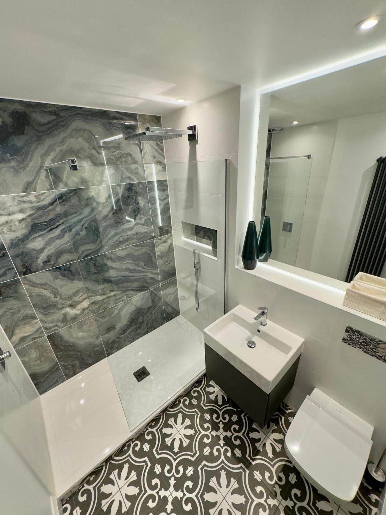 Macbeths Corner High End Luxury Apartment In Centre With Parking Stratford-upon-Avon Exterior foto